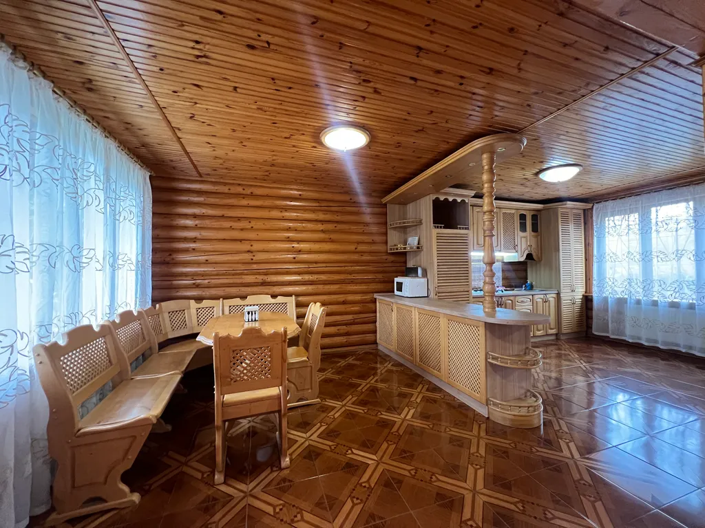 Сруб в Ялте c бассейном и сауной