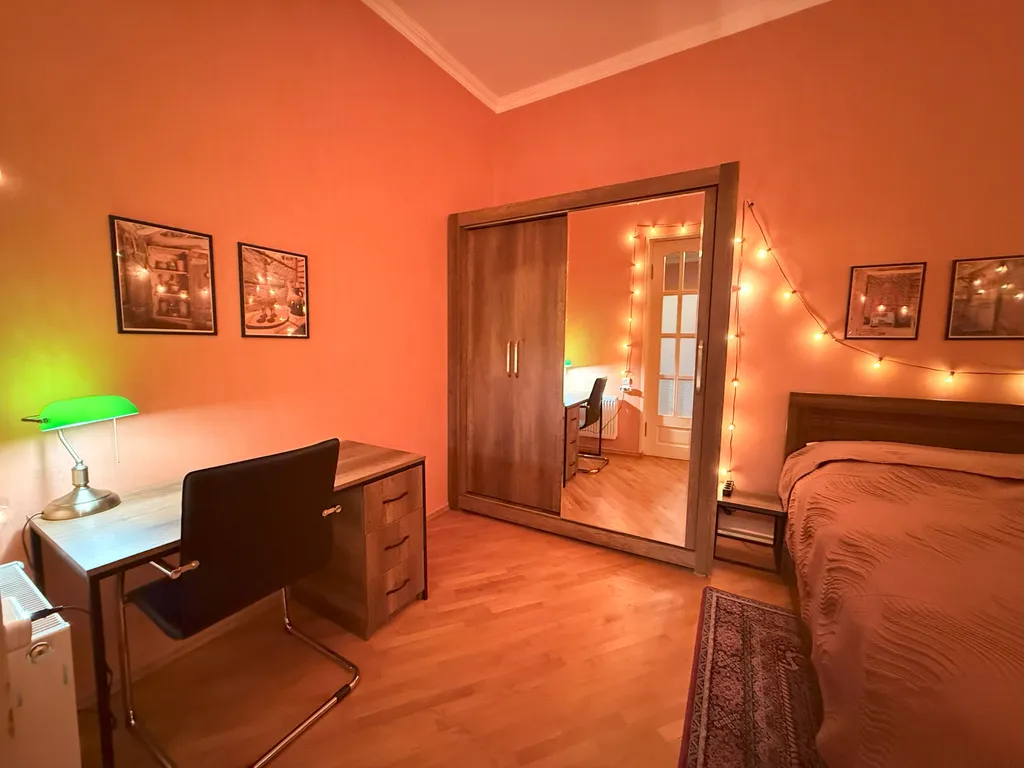 Винтажная квартира с камином в центральном районе Тбилиси, Чугурети