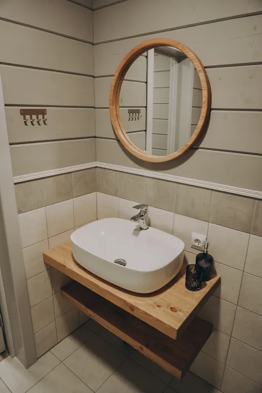 Дом на берегу реки