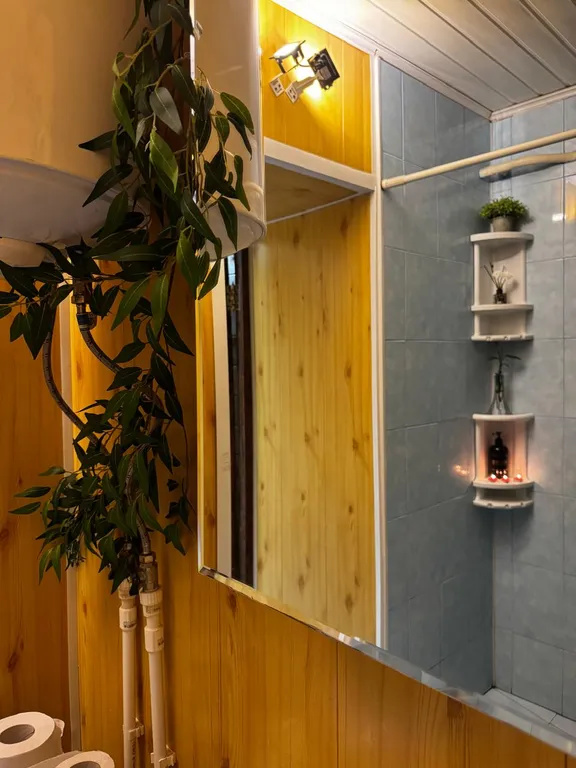 Дизайнерская квартира в деревенском доме в центре города