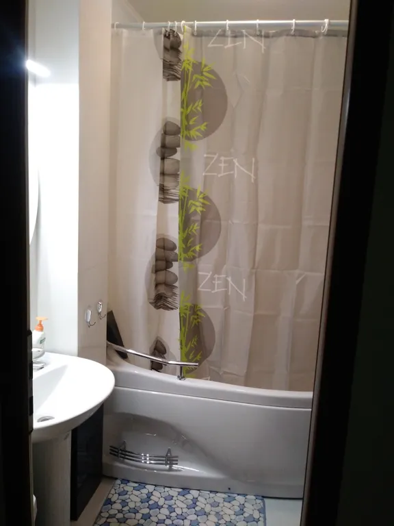 Эллинг на берегу моря