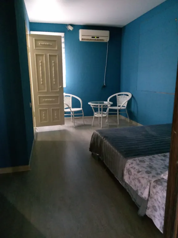 Дом на пляже озера