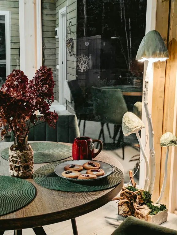 Уютный дом в лесу