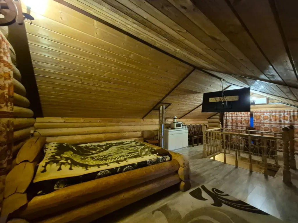 Дом Солнца на берегу озера Сиг