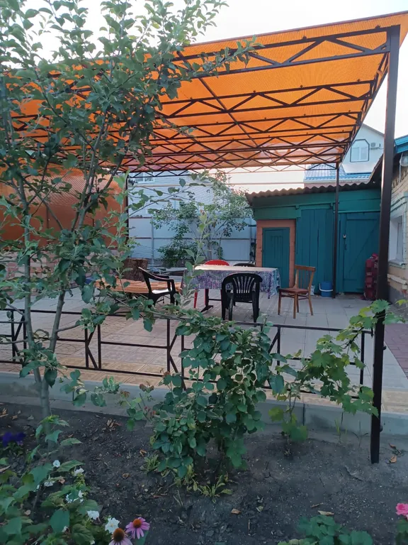 Небольшой дом для летнего отдыха