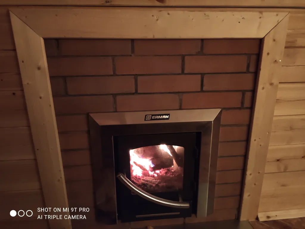 Домик-баня на берегу реки Псижа и выходом в озеро Ильмень