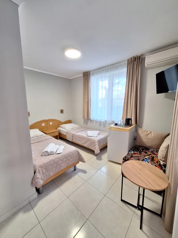 Квартира Квартира "Классик"  трехместный стандартный номер с раздельными кроватями, одноместным диваном — Геленджик