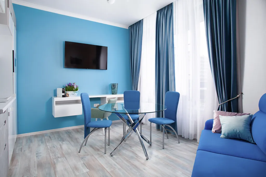 Двухкомнатная квартира с лоджией у моря