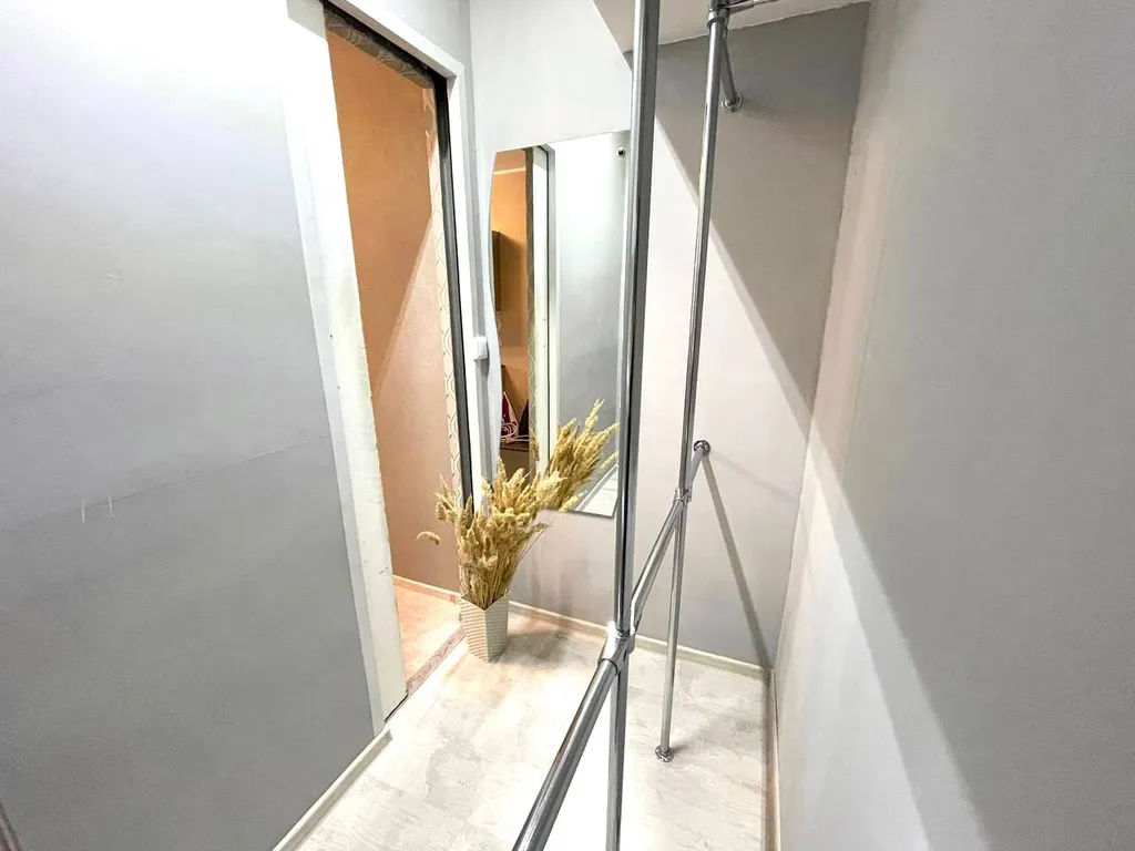 Поделам двушка рядом с ж/д вокзалом