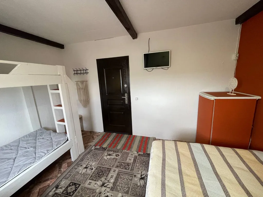 Летний четырехместный домик с верандой