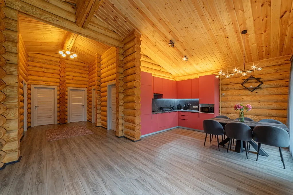 Дом на берегу большого озера