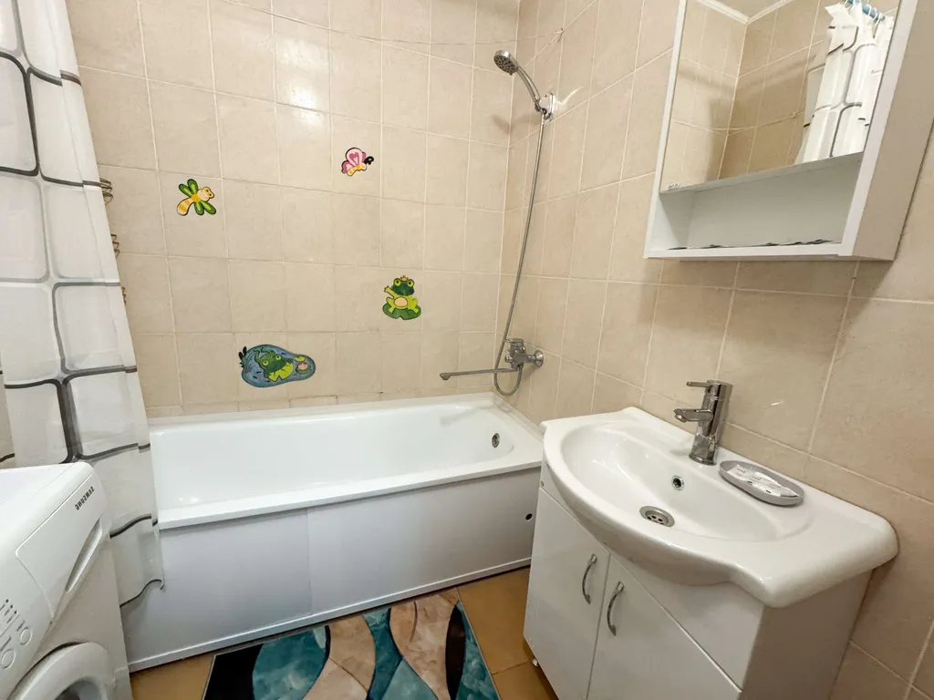 Квартира Просторная квартира с современным дизайном и мягкой мебелью — Лобня