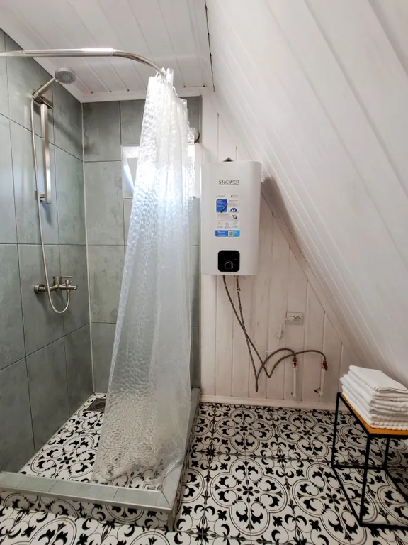 Домик у реки