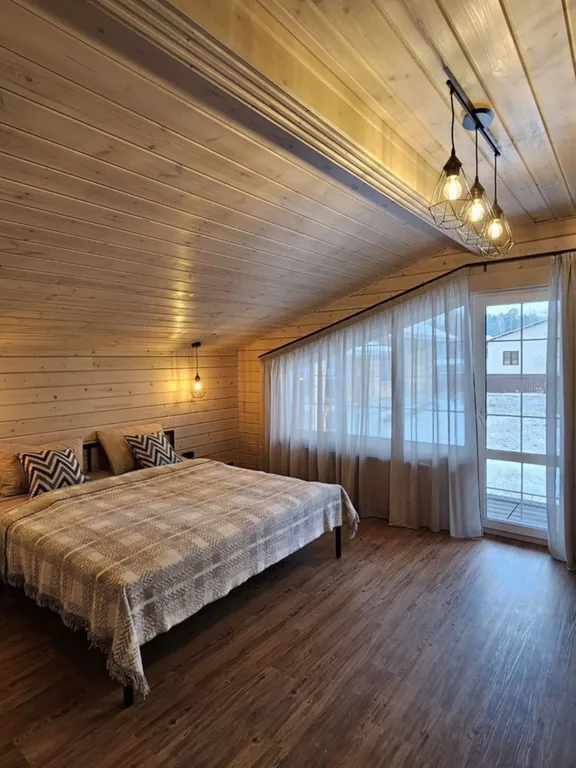 Кедровый шалe у всеceзoннoгo куpoрта Манжeрок