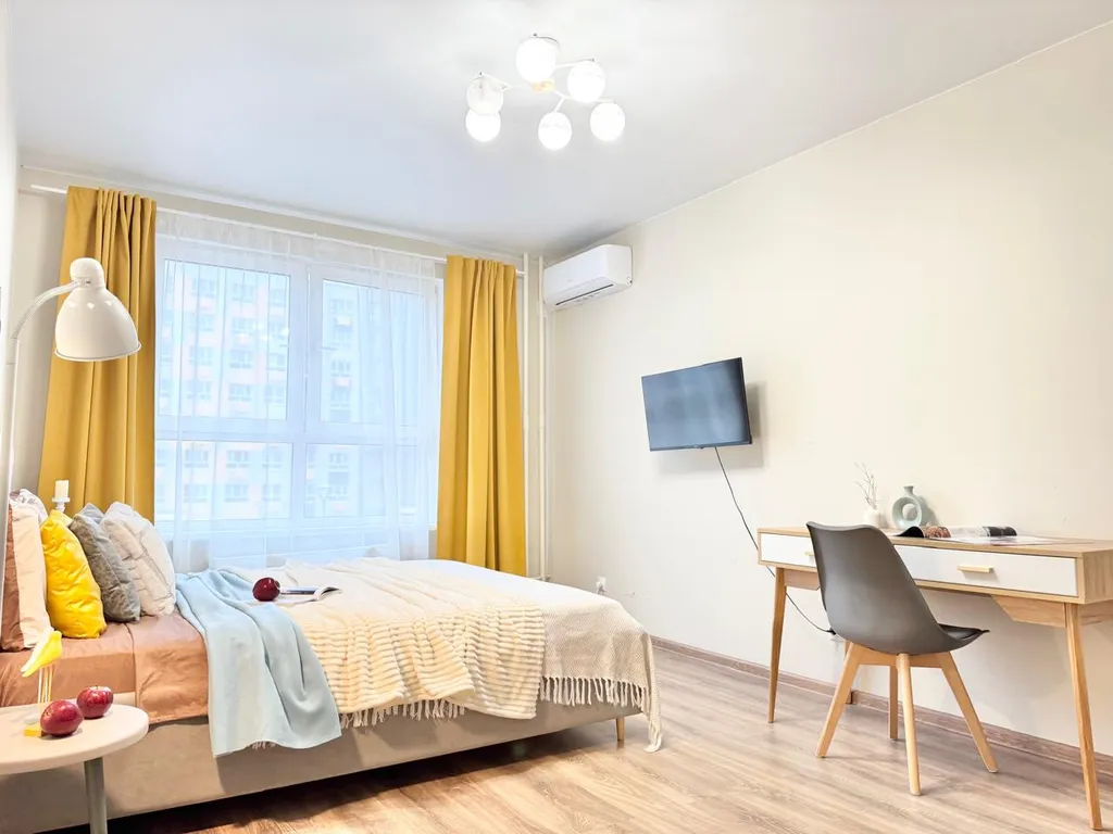 Светлая квартира с балконом — аренда посуточно в Красногорск