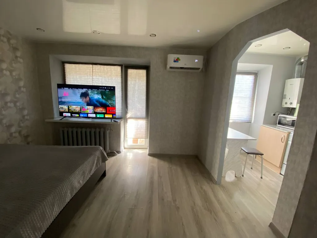 Шикарная однушка с отдельной комнатной в Зареченском районе