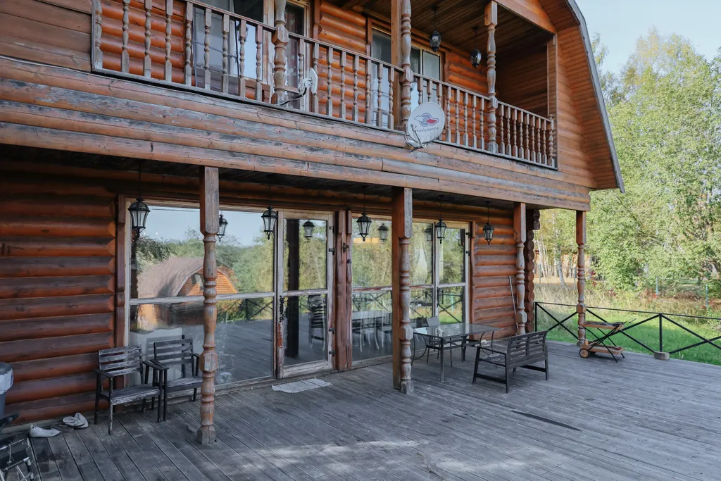 Огромная фамильная усадьба с баней на берегу водохранилища