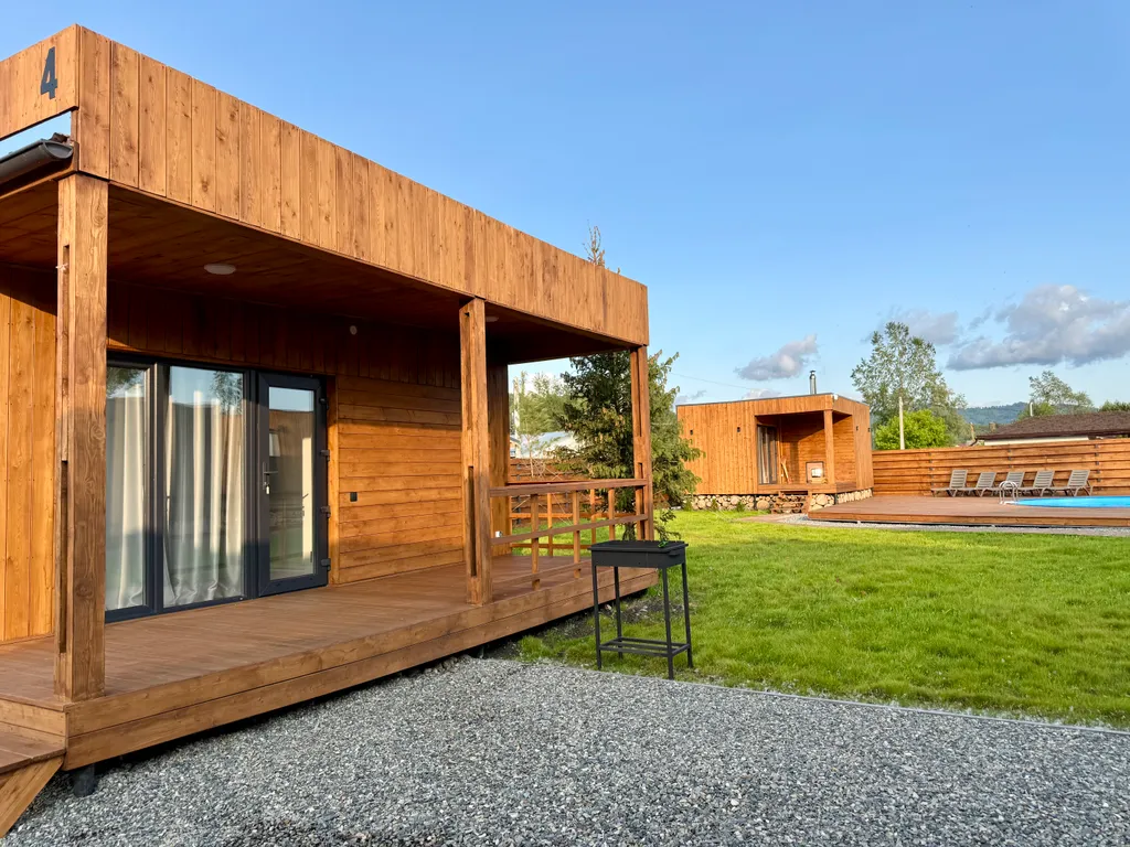 Коттедж Гостевой домик от Mountain House с бассейном на первой линии — аренда посуточно в Горно-Алтайск