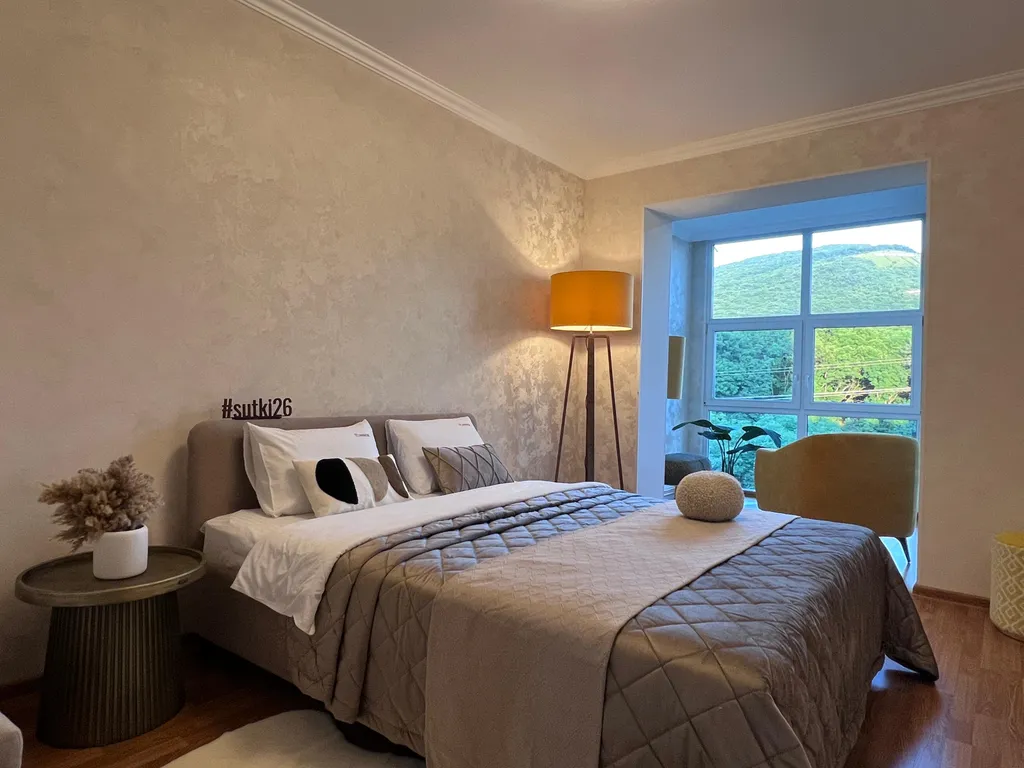 Стильная двухкомнатная квартира с видом на Машук