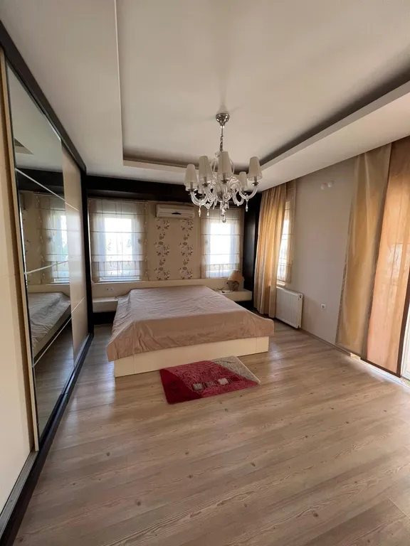 Шикарная вилла с садом и с бассейном в Кемере