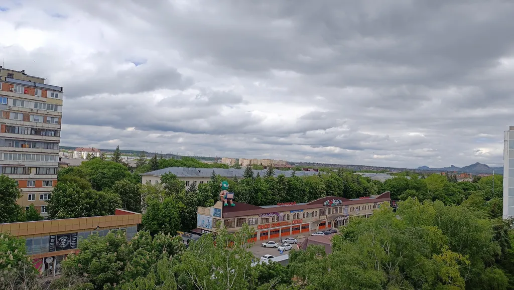 Чудесная квартира с двумя балконами и шикарным видом