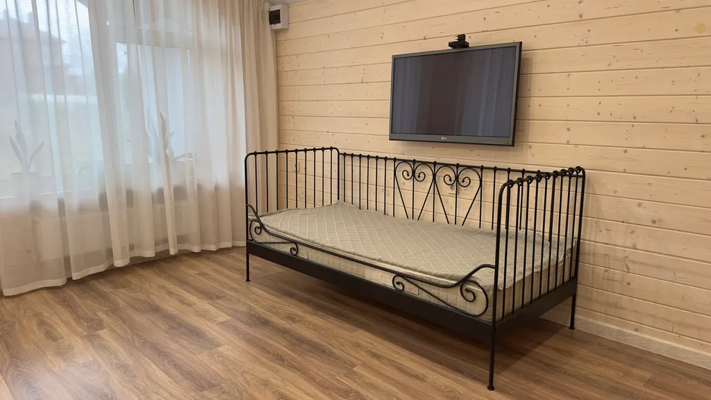 Уютный дом в черте города