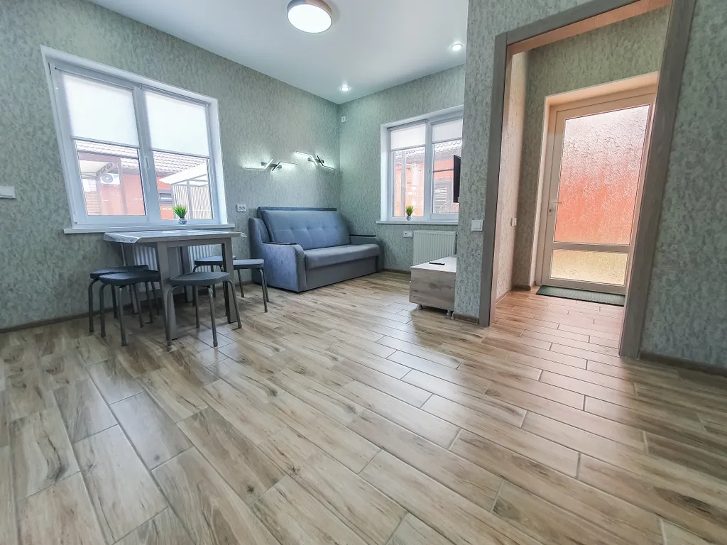 Отдельный дом на первой линии Азовского моря