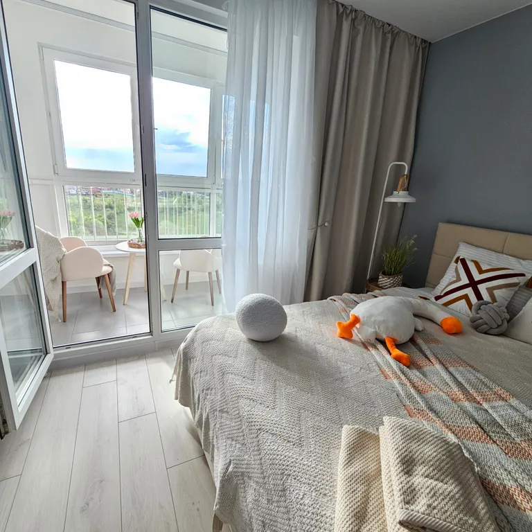 Квартира с видом на березовую рощу