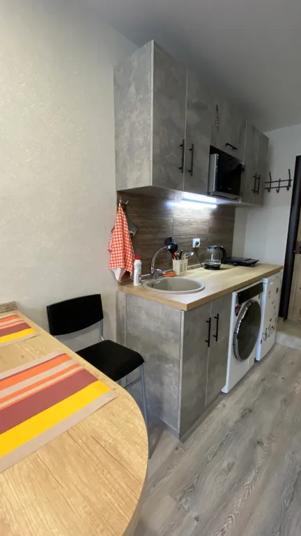 Уютная и чистая квартира Classic рядом с морем