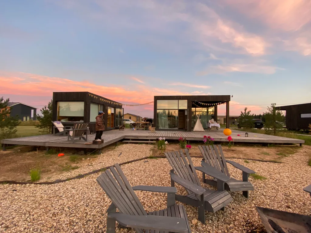 Мини дом с панорамными окнами