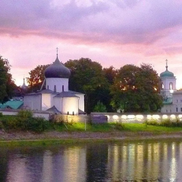 Квартира у Покровской башни