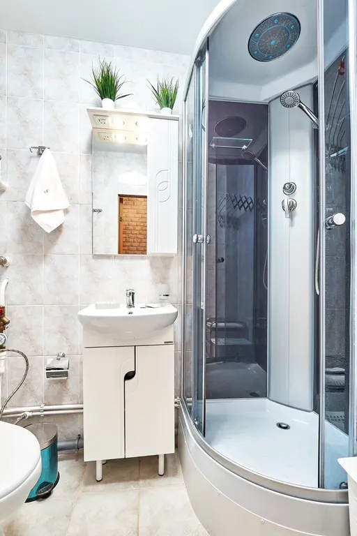 Стильная студия с красивым видом на город