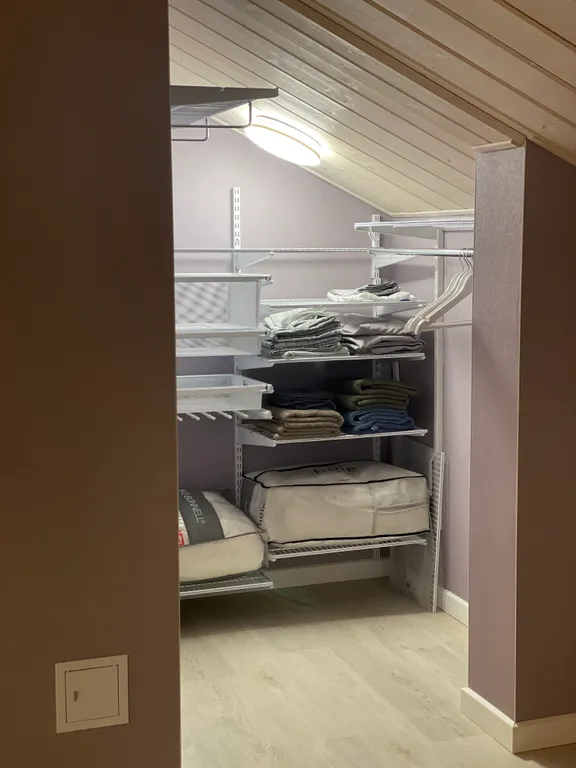 Дом рядом с озером