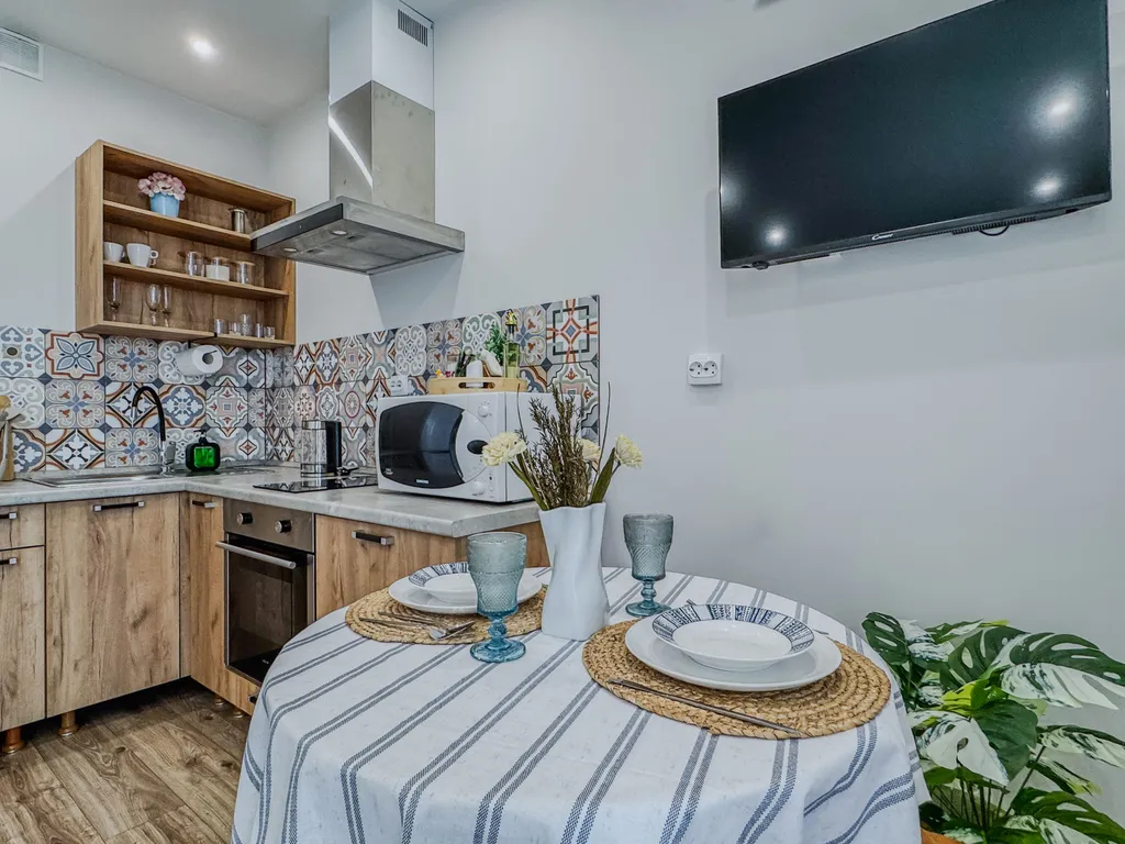 Уютная студия в центре с рабочим местом