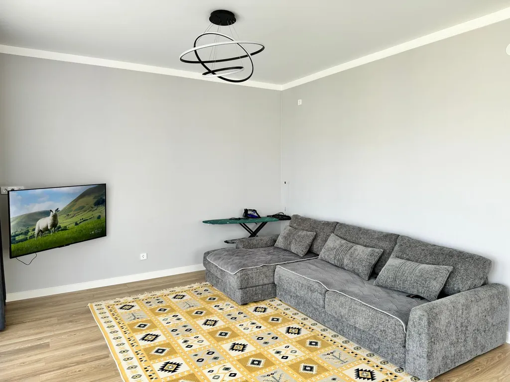 Новый стильный дом с видом на горы