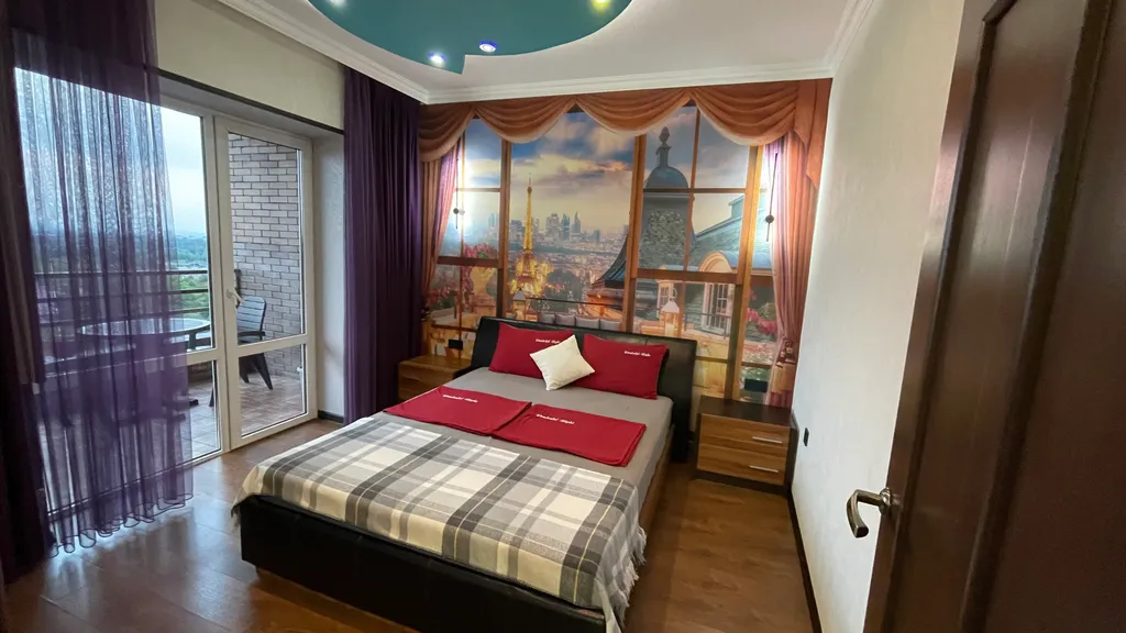 Уютная квартира с видом на город и горы