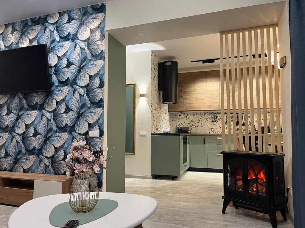 Улучшеные апартаменты баттерфляй с камином в центре