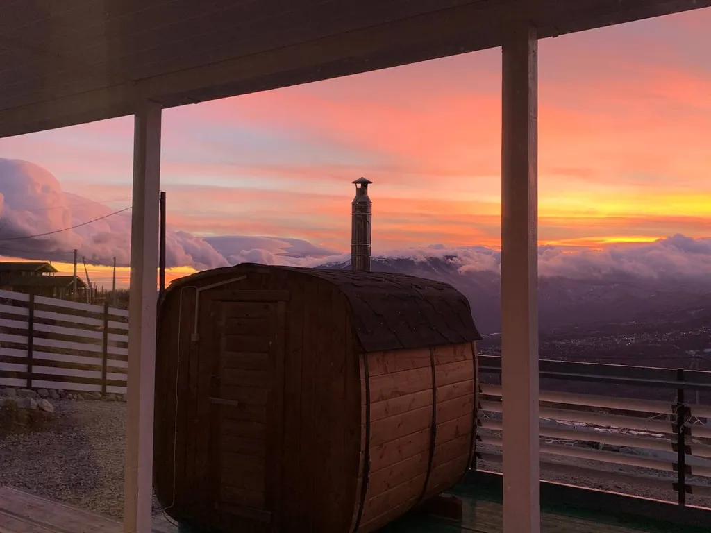 Коттедж Домик в горах Cherrychillvillage — Лучистое