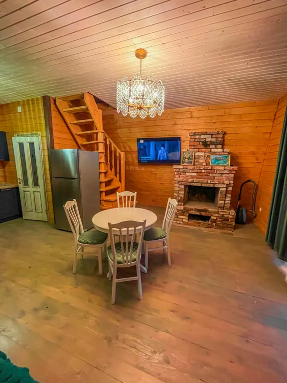 А-Дом с видом на горы по дороге на озеро Рица