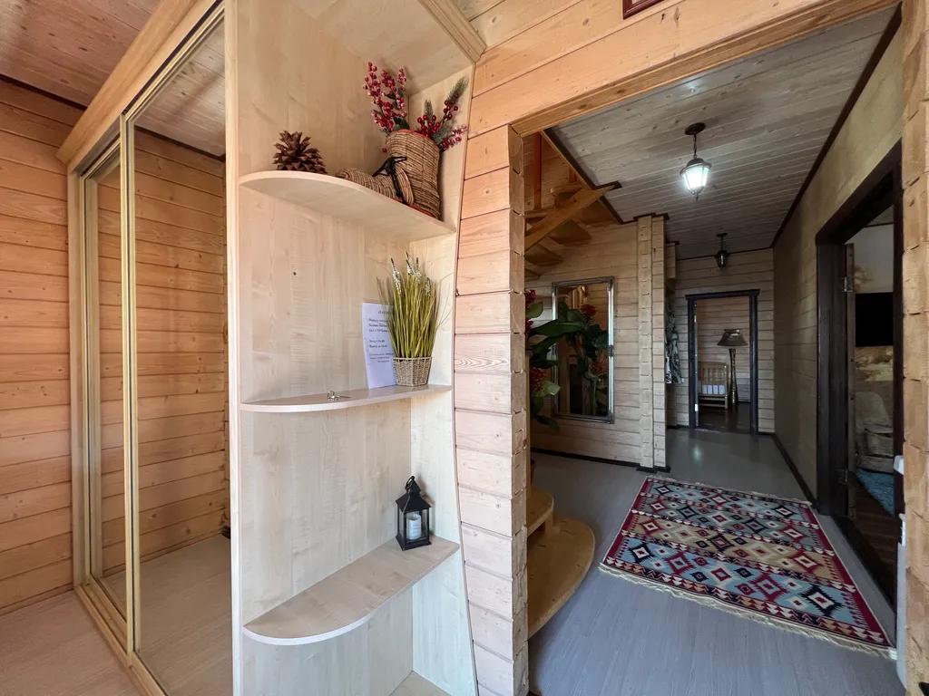 Дом с сауной и большой ванной на террасе