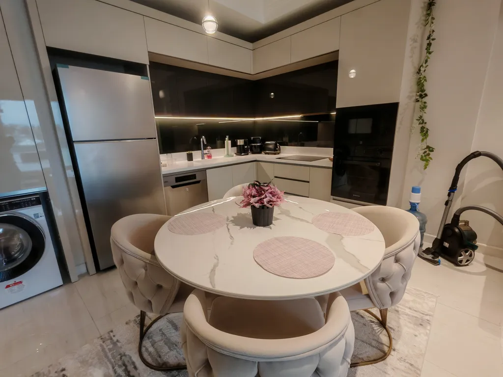 Квартира 1+1 в Azura World c видом на бассейн и аквапарком