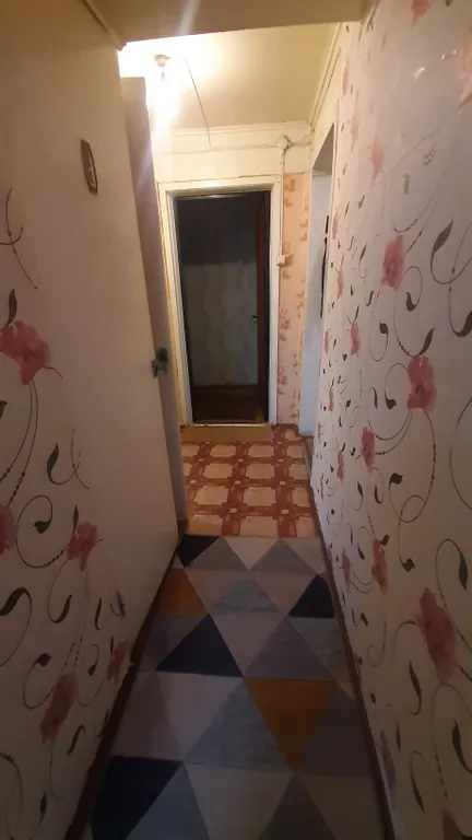 Очень,  очень тёплая квартира и тихая улица.