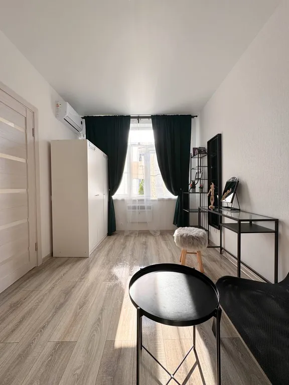 Уютная квартира напротив бассейна со своими лежаками, 7 спальных мест