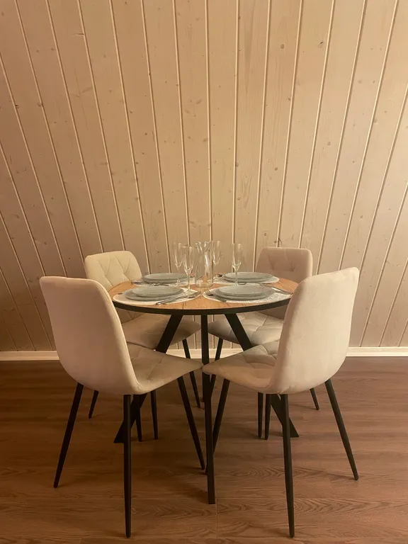 А-фрейм с чаном у леса