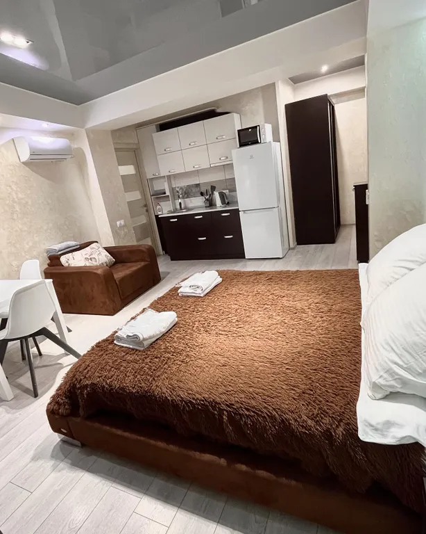 Апартаменты с бассейном на крыше дома