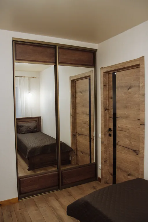 Уютный коттедж в сосновом лесу с видом на озеро