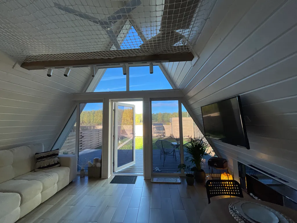 Коттедж Уютный треугольный дом с банным чаном на берегу Клязьмы — Павловский Посад