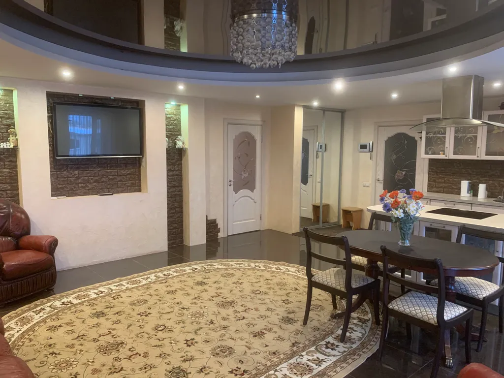 Крупногабаритная квартира — аренда посуточно в Псков