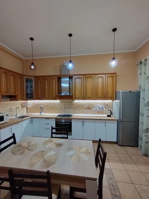 Комфортабельный коттедж в центральном районе