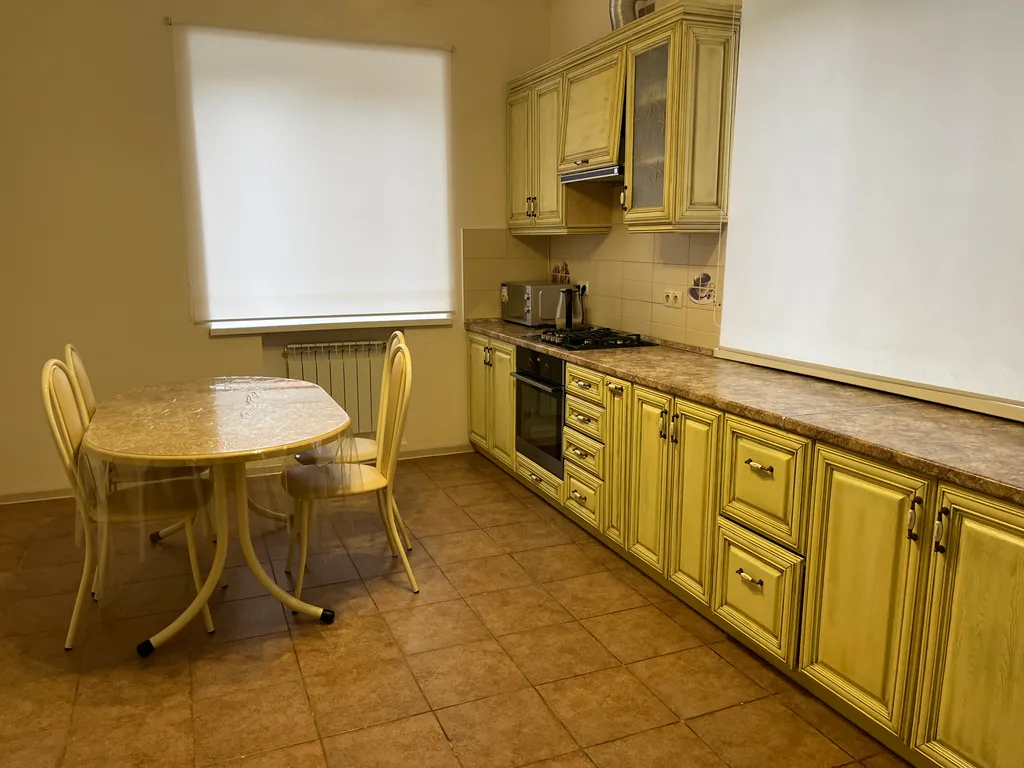 Уютный двухэтажный дом в самом центре города-курорта